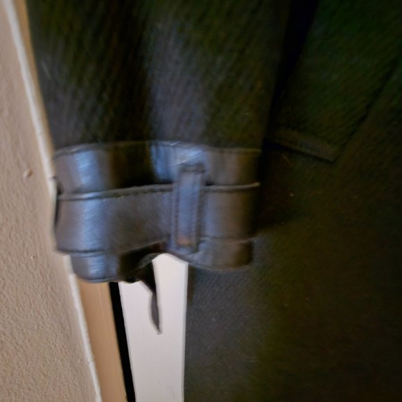 VINCE BLACK WOOL COAT WITH LAMB LEATHER TRIM.  SIZE 8/FITS SIZE 12 - Picture 2 of 13